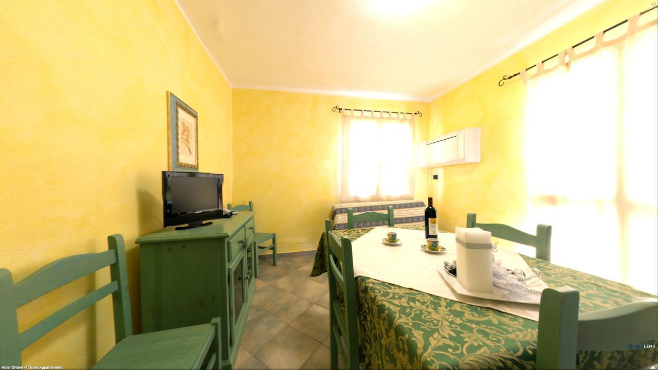Residenza Gli Ontani Hotel Орозеи Екстериор снимка