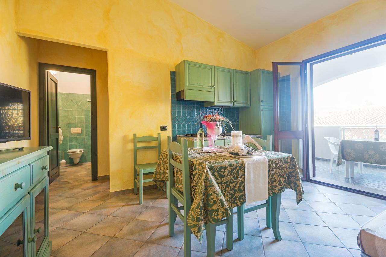 Residenza Gli Ontani Hotel Орозеи Екстериор снимка