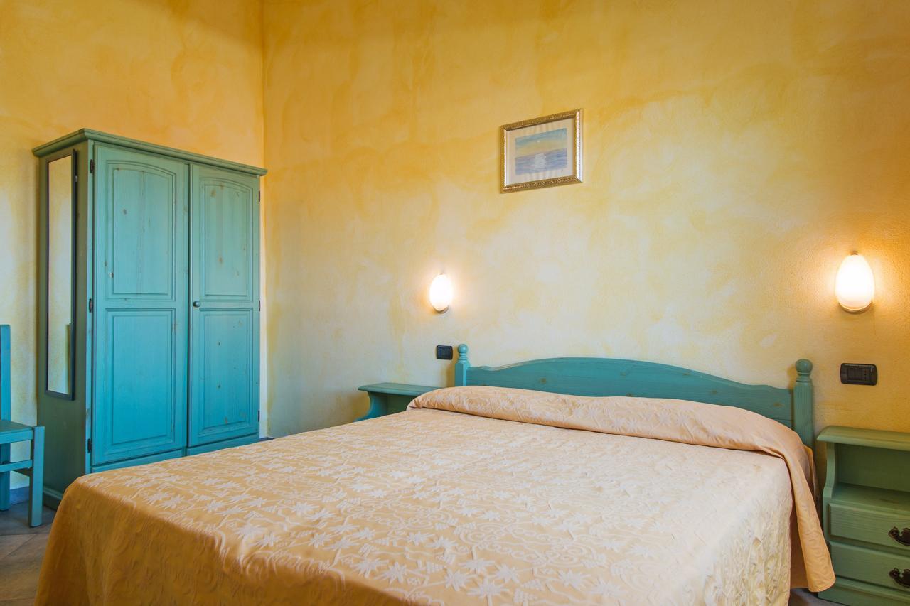 Residenza Gli Ontani Hotel Орозеи Екстериор снимка