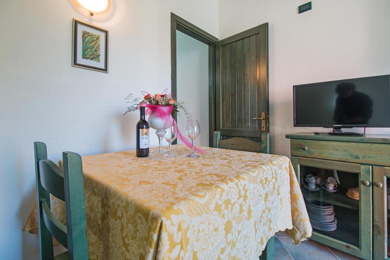 Residenza Gli Ontani Hotel Орозеи Екстериор снимка