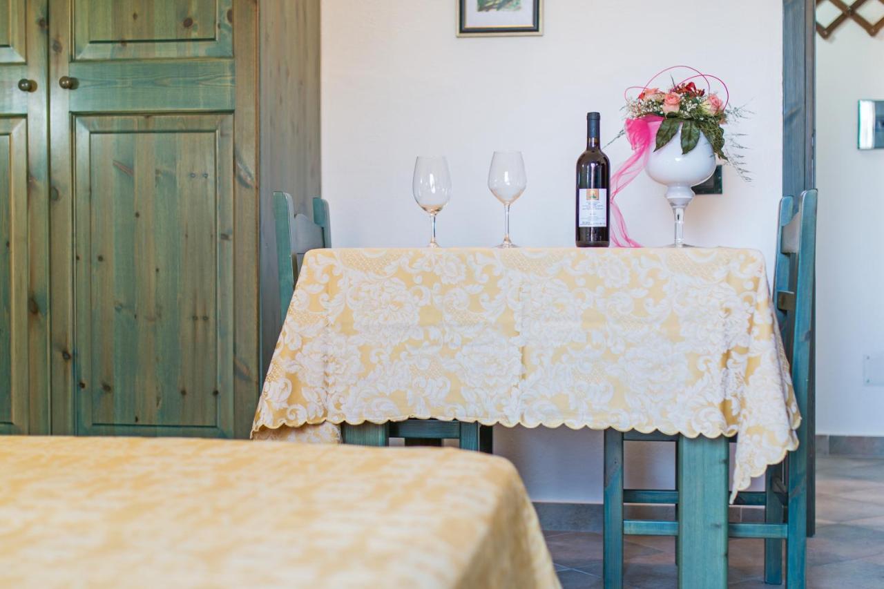 Residenza Gli Ontani Hotel Орозеи Екстериор снимка