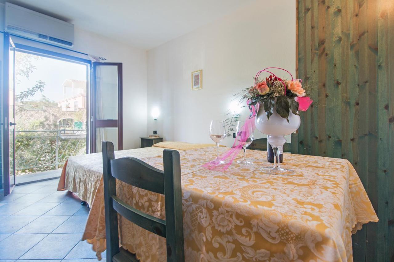 Residenza Gli Ontani Hotel Орозеи Екстериор снимка