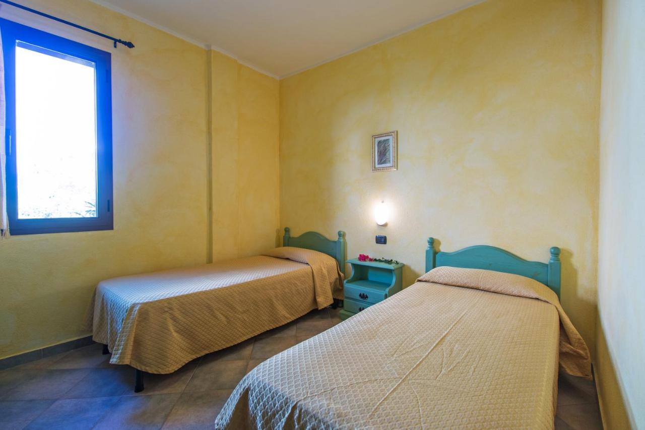 Residenza Gli Ontani Hotel Орозеи Екстериор снимка