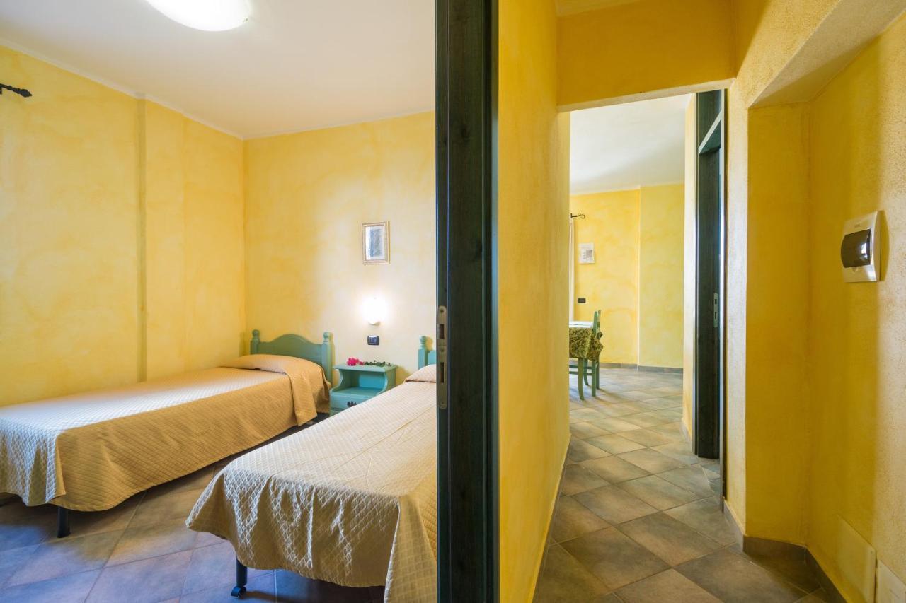 Residenza Gli Ontani Hotel Орозеи Екстериор снимка