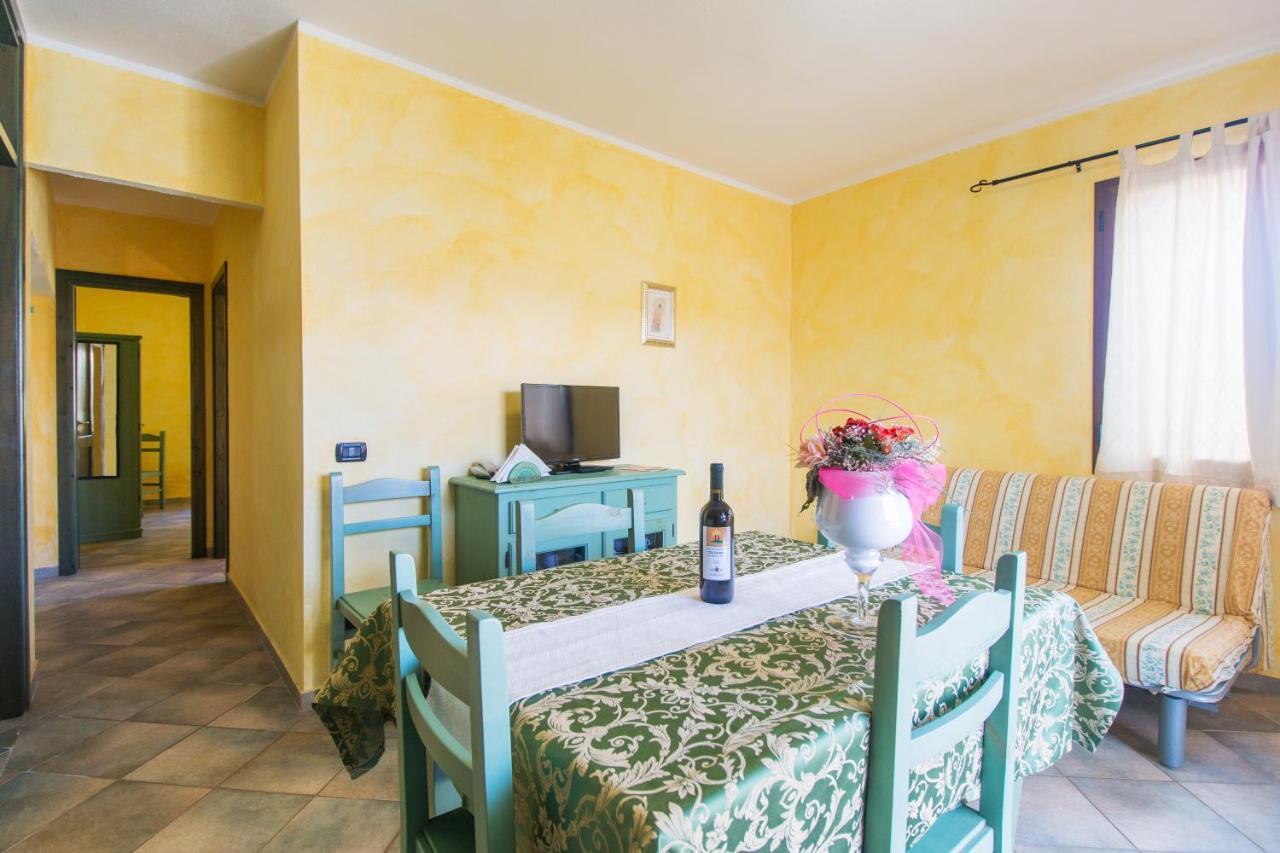 Residenza Gli Ontani Hotel Орозеи Екстериор снимка