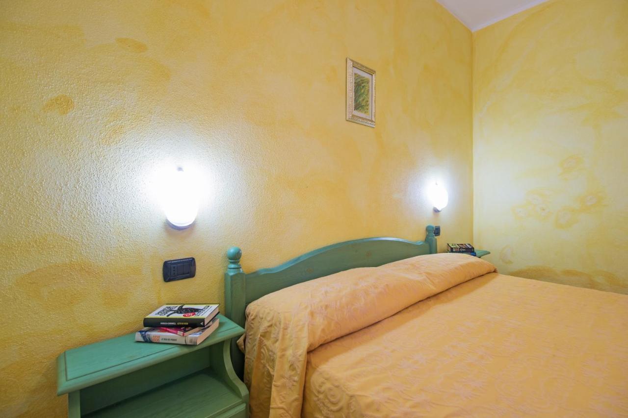 Residenza Gli Ontani Hotel Орозеи Екстериор снимка
