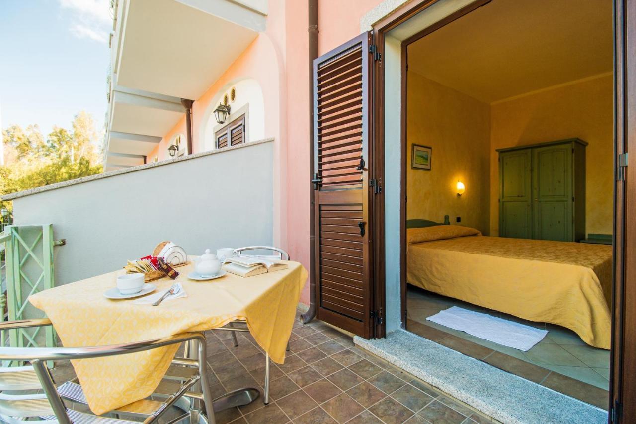 Residenza Gli Ontani Hotel Орозеи Екстериор снимка