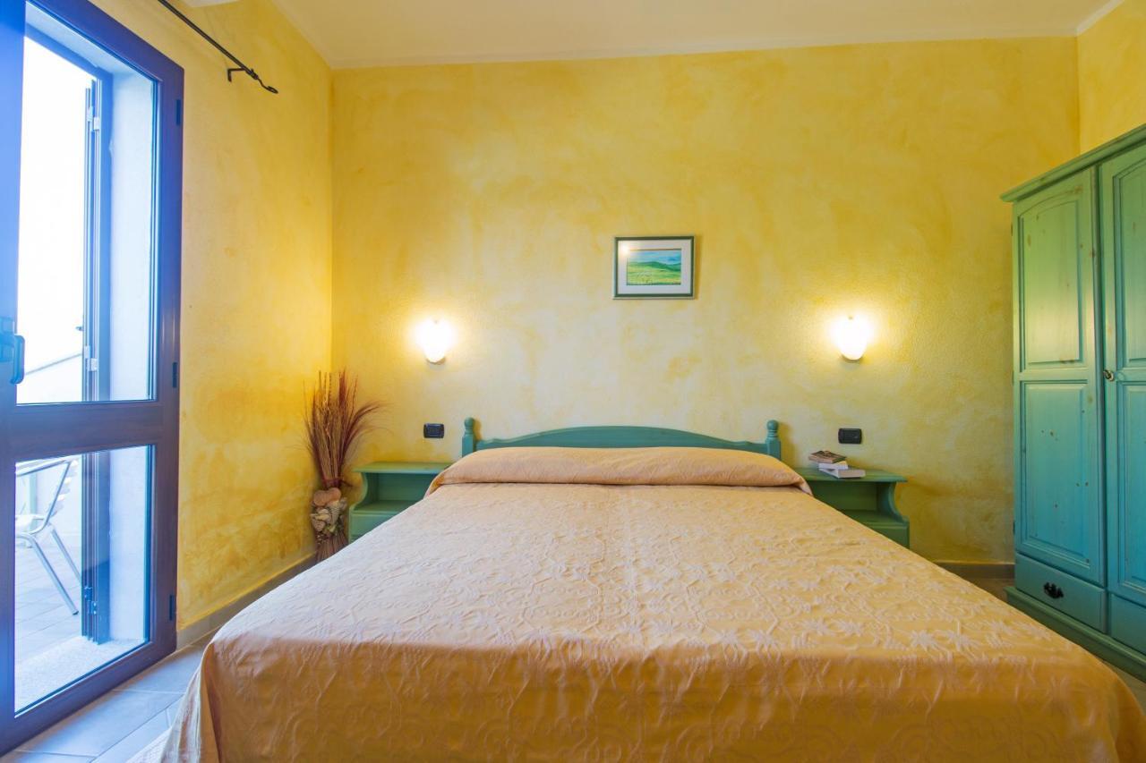 Residenza Gli Ontani Hotel Орозеи Екстериор снимка